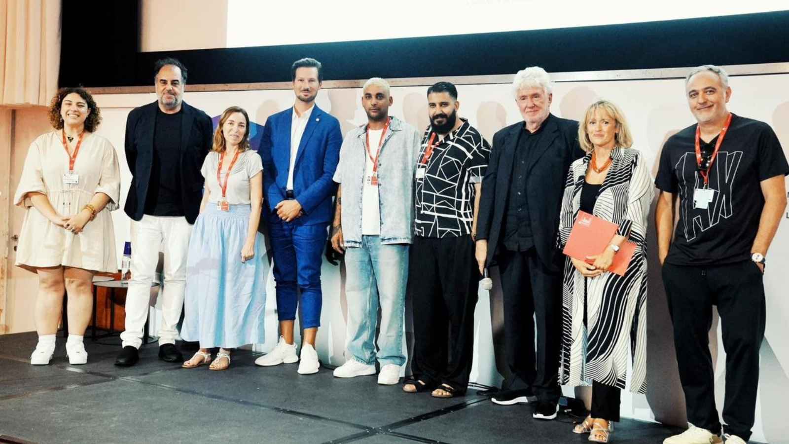 فيلم "عائشة لا تستطيع الطيران" يتوج بجائزة في مهرجان فينيسيا