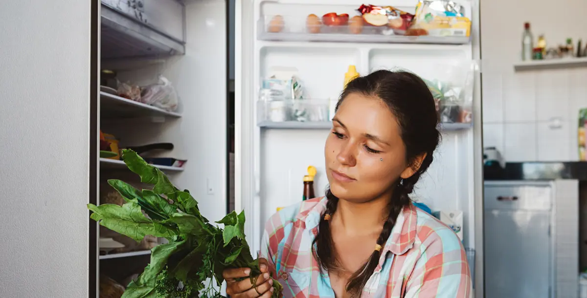 خبراء الأغذية: هذه هي الطريقة الصحية لترتيب الأطعمة في الثلاجة كي لا تصبح سامة!