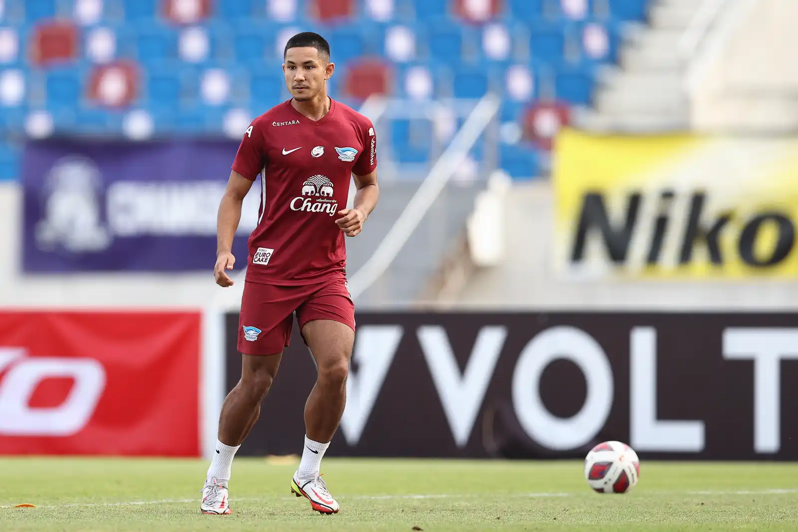 أغنى لاعب كرة قدم في العالم بلا نادٍ.. ماذا حدث لفائق بلقية؟
