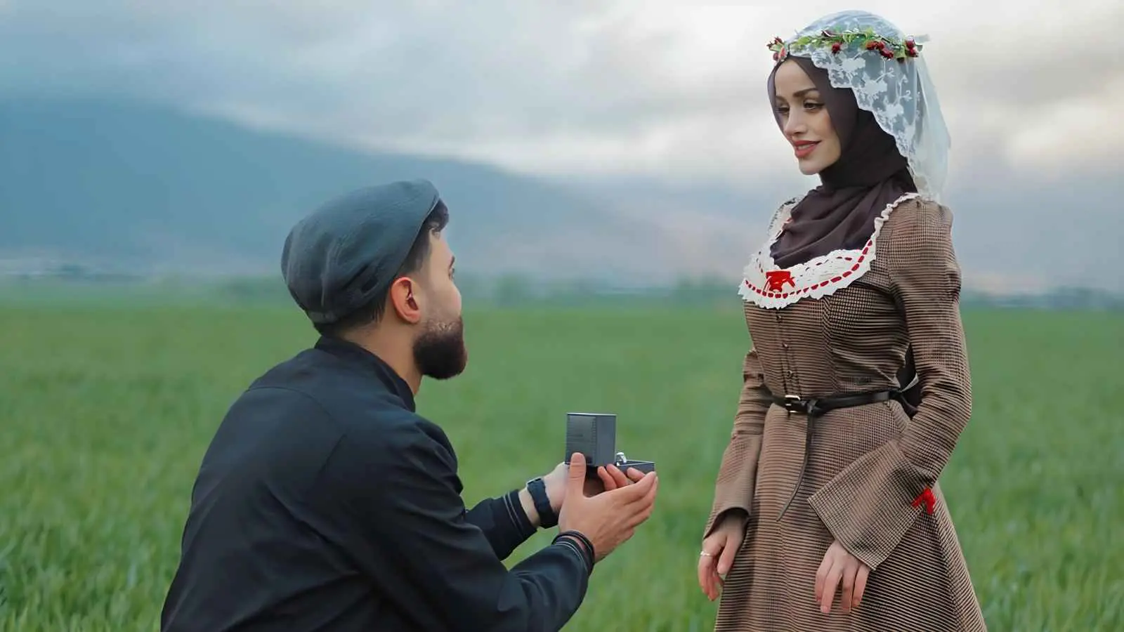 عبير الصغير وخطيبها