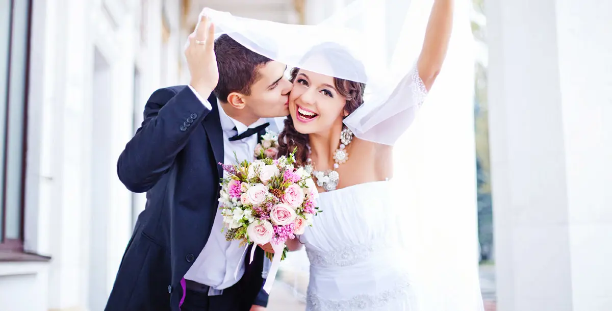 من تنسيق الزهور إلى المكياج.. 5 أفكار مدهشة لتقليل نفقات حفل زفافكِ!