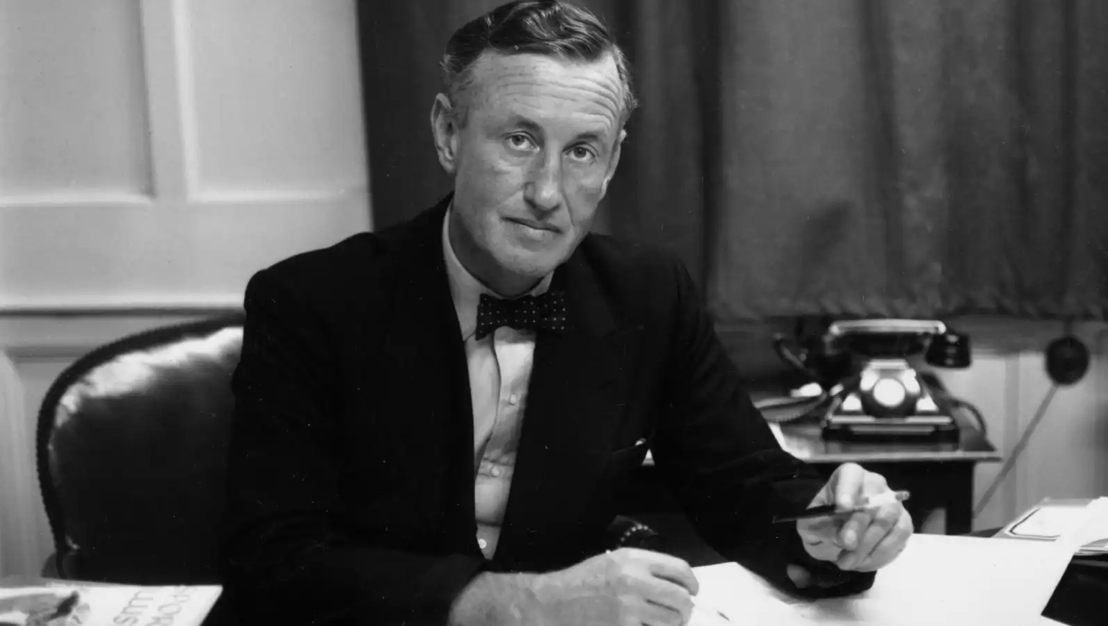 جيمس بوند.. كيف تحولت روايات ضابط متقاعد إلى أشهر سلسلة أفلام جاسوسية؟