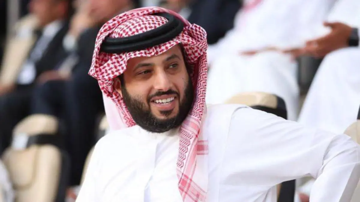 تركي آل الشيخ يستعد لأكبر حفلة تنكرية في السعودية بسلسلة تغريدات ساخرة