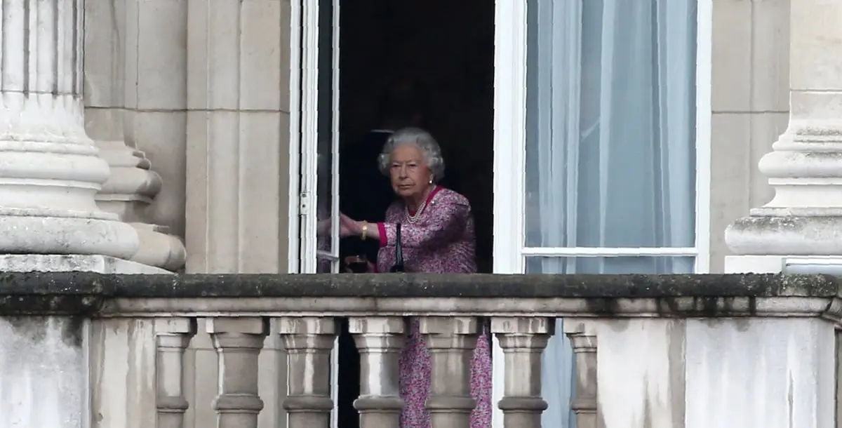 شاب يتسلل إلى داخل قصر باكينغهام أثناء نوم الملكة إليزابيث.. وهذا ما حدث!