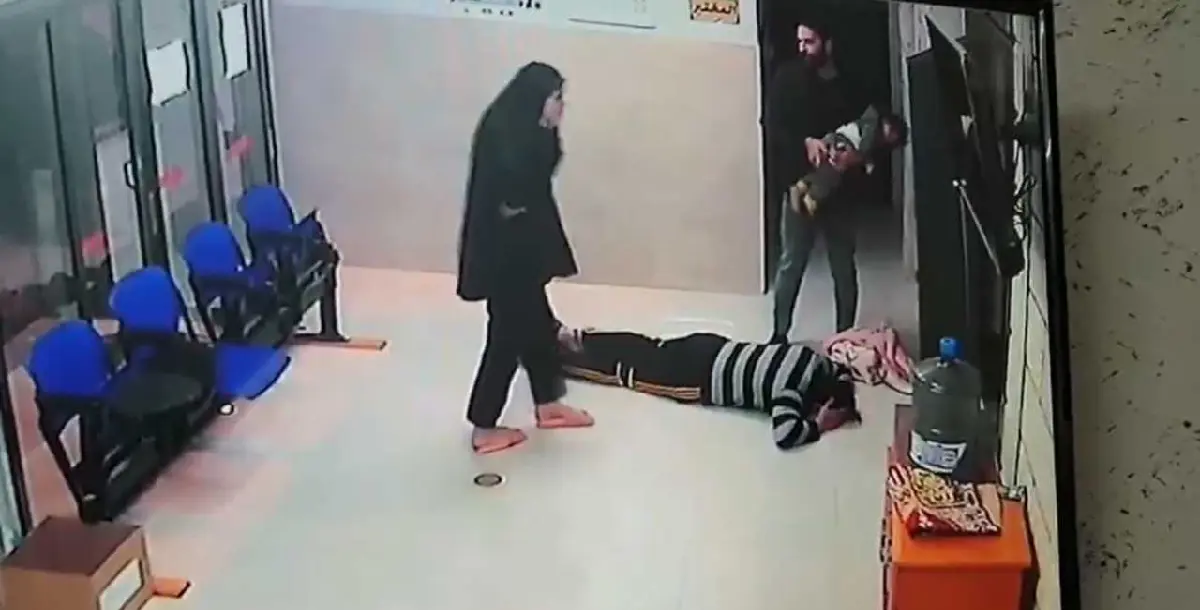 لحظة إنقاذ طفلة فلسطينية مختنقة.. يحبس الأنفاس