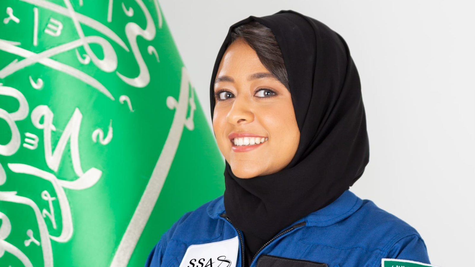 أول رائدة فضاء سعودية تروي كواليس رحلتها إلى الفضاء