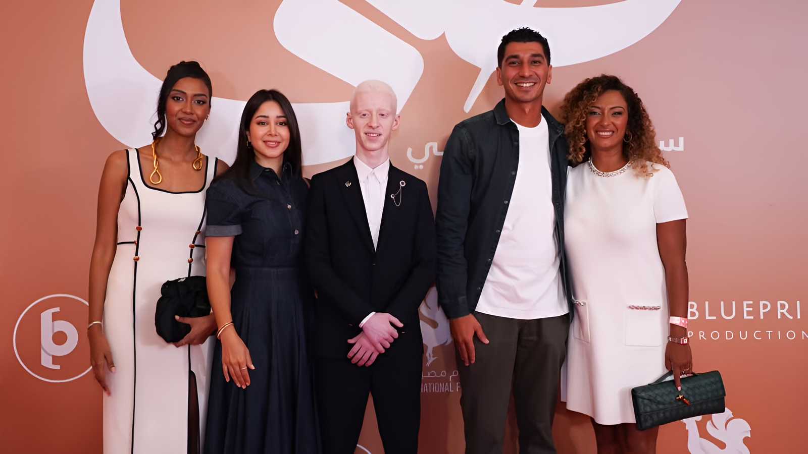 أنجلينا جولي تكشف تفاصيل مؤلمة عن طلاقها وتطالب براد بيت بـ 33 ألف دولار