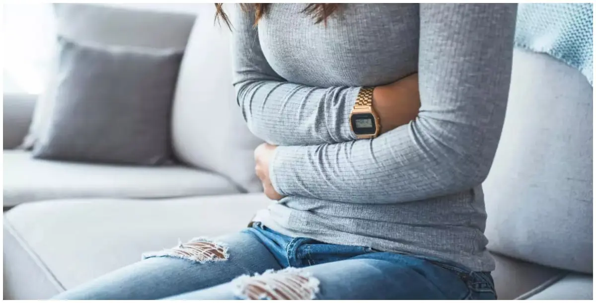 هل تسبب حبوب منع الحمل نوبات مغص في البطن؟