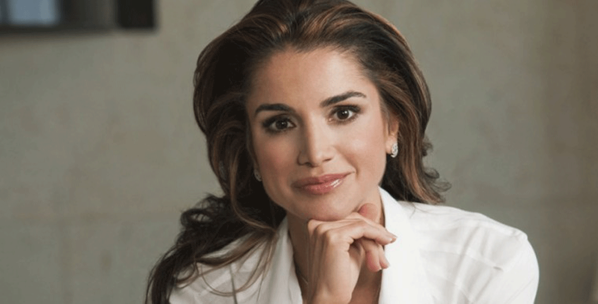 الملكة رانيا.. أمٌ حنون لجميع أطفال الأردن