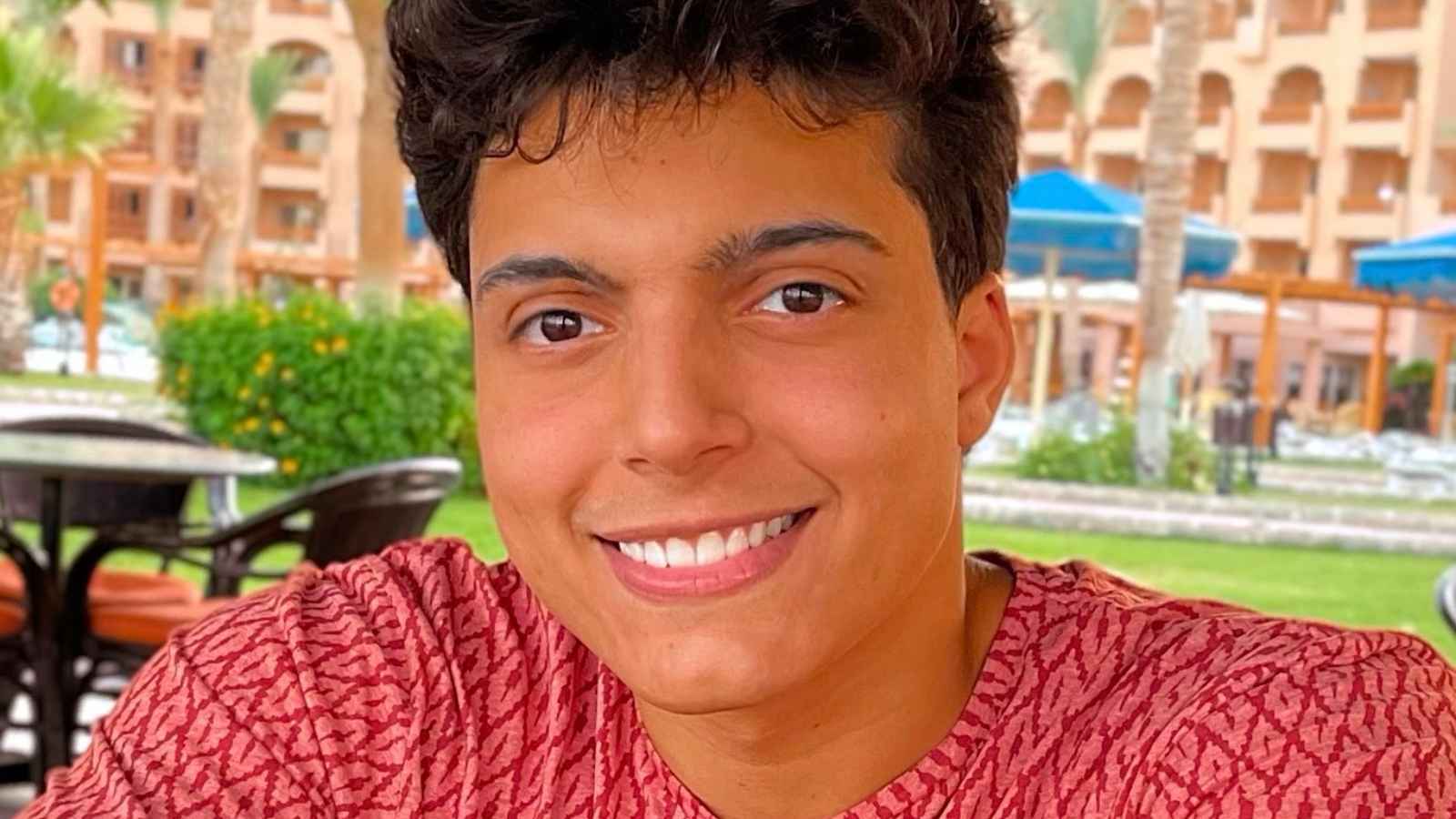 خالد منيب يطرح أغنية "بعتتلي رسالة".. والجمهور يشيد بكلماتها