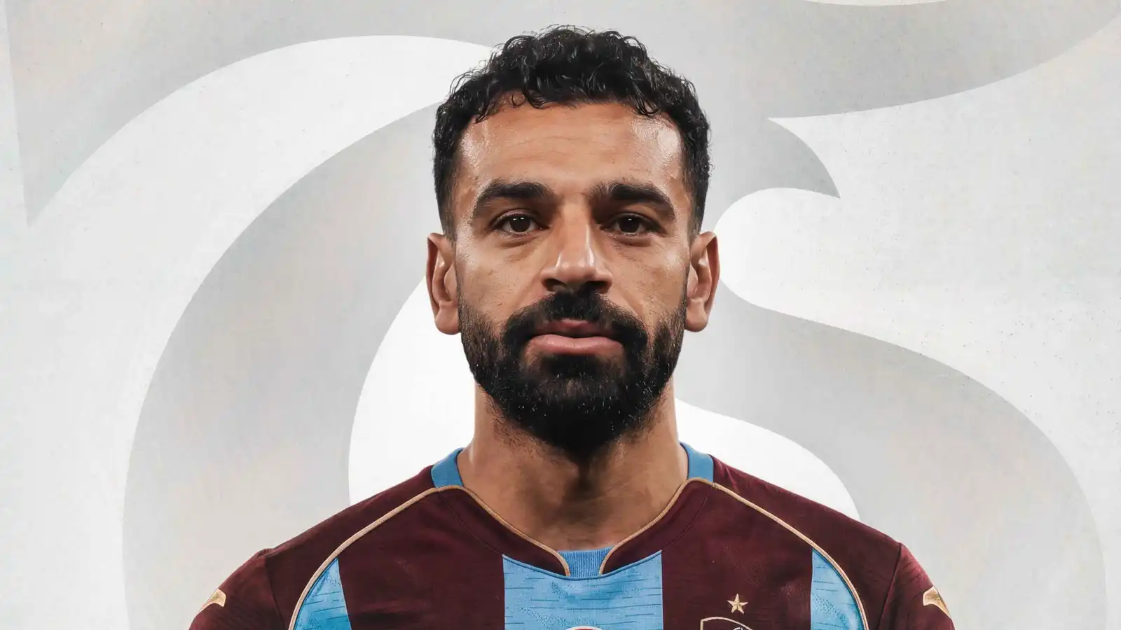 ماذا حدث بين محمد صلاح والسيدة التركية خديجة أكباش؟