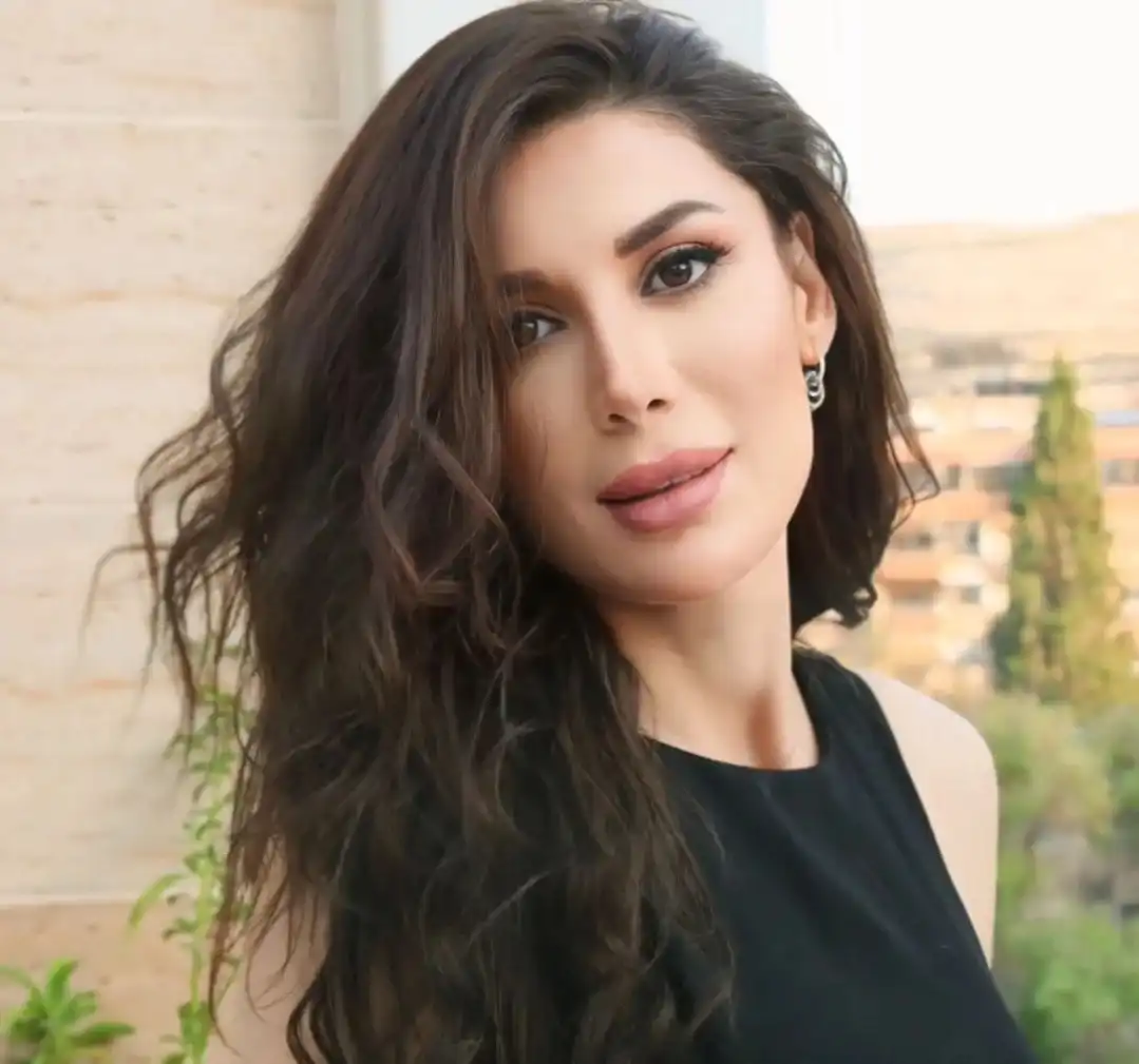 روبين عيسى تستمتع بأجواء كأس العالم