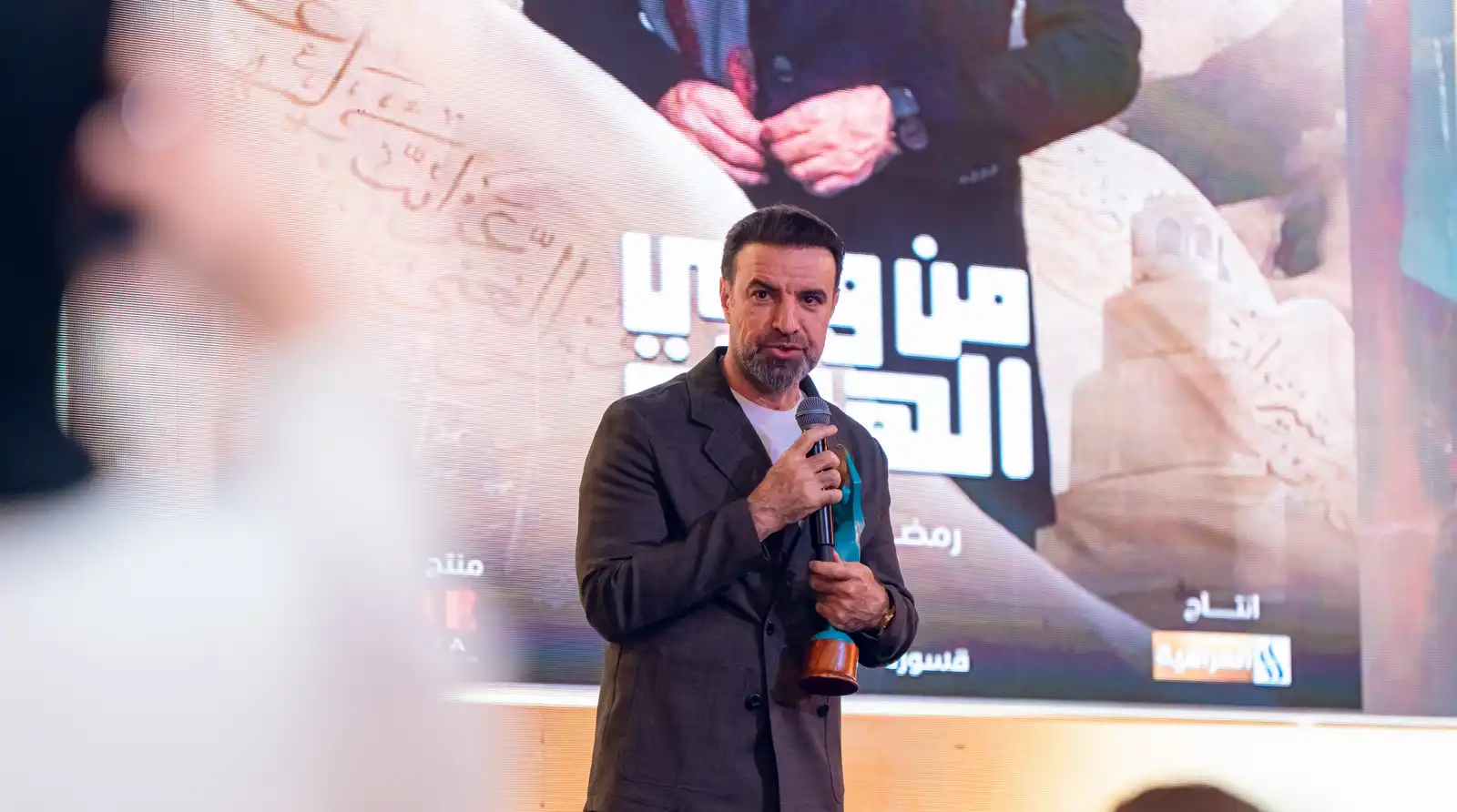 الشاعر مأمون النطاح
