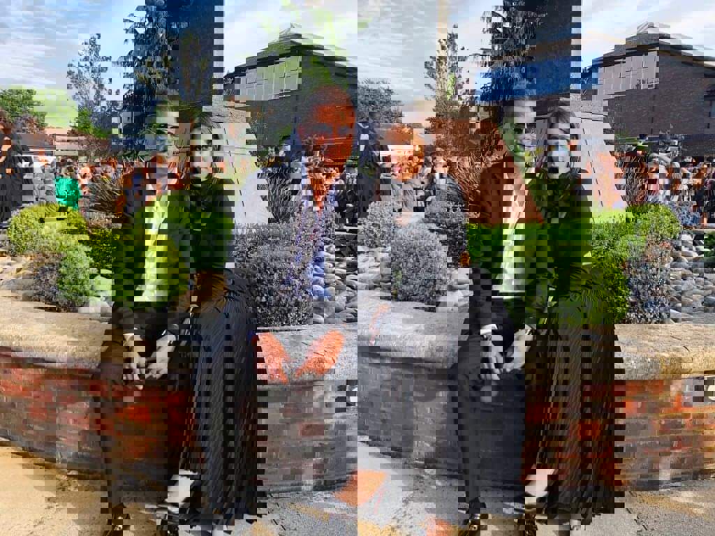 40f25bbb-8158-4b35-9712-49b09f59a856