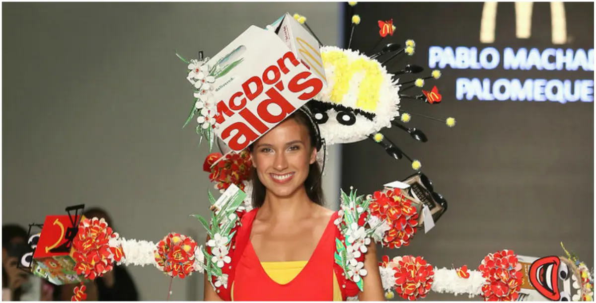بالصور.. ماكدونالدز تطلق مجموعة أزياء من ورق الساندويشات