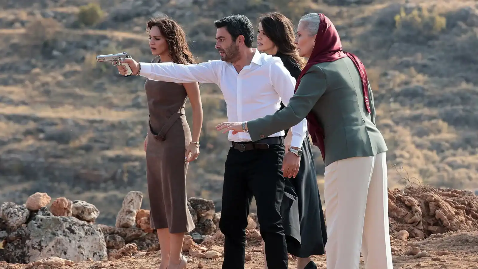 ملخص مسلسل "المدينة البعيدة" الحلقة 38.. هل مات شاهين منتحرا؟
