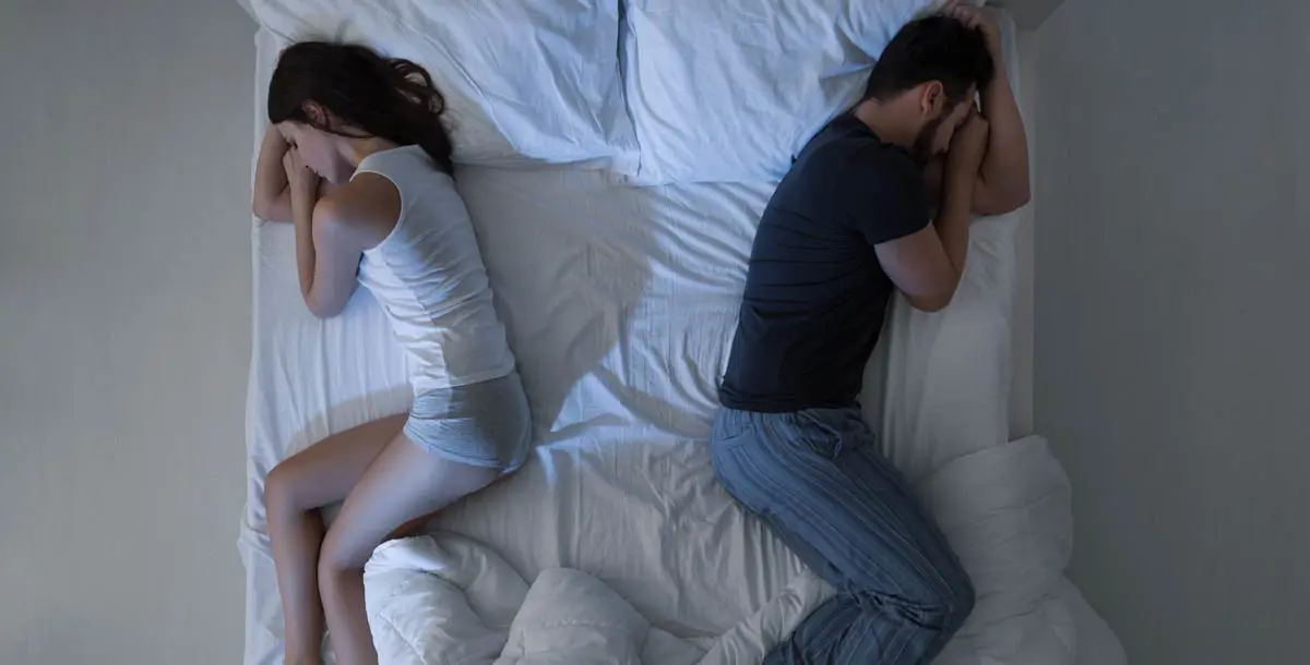 نوم الزوجين بشكل منفرد هل يقودهما إلى الانفصال العاطفي؟