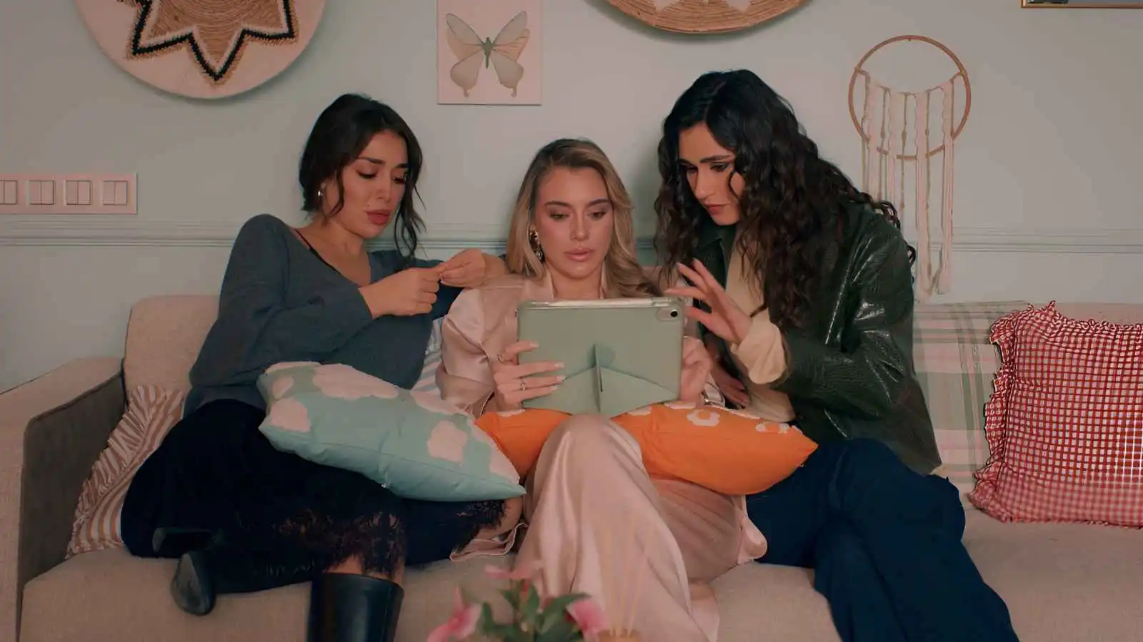 مسلسل "حب ع ورق" الحلقة 76.. أيهم يقرر الزواج من لين