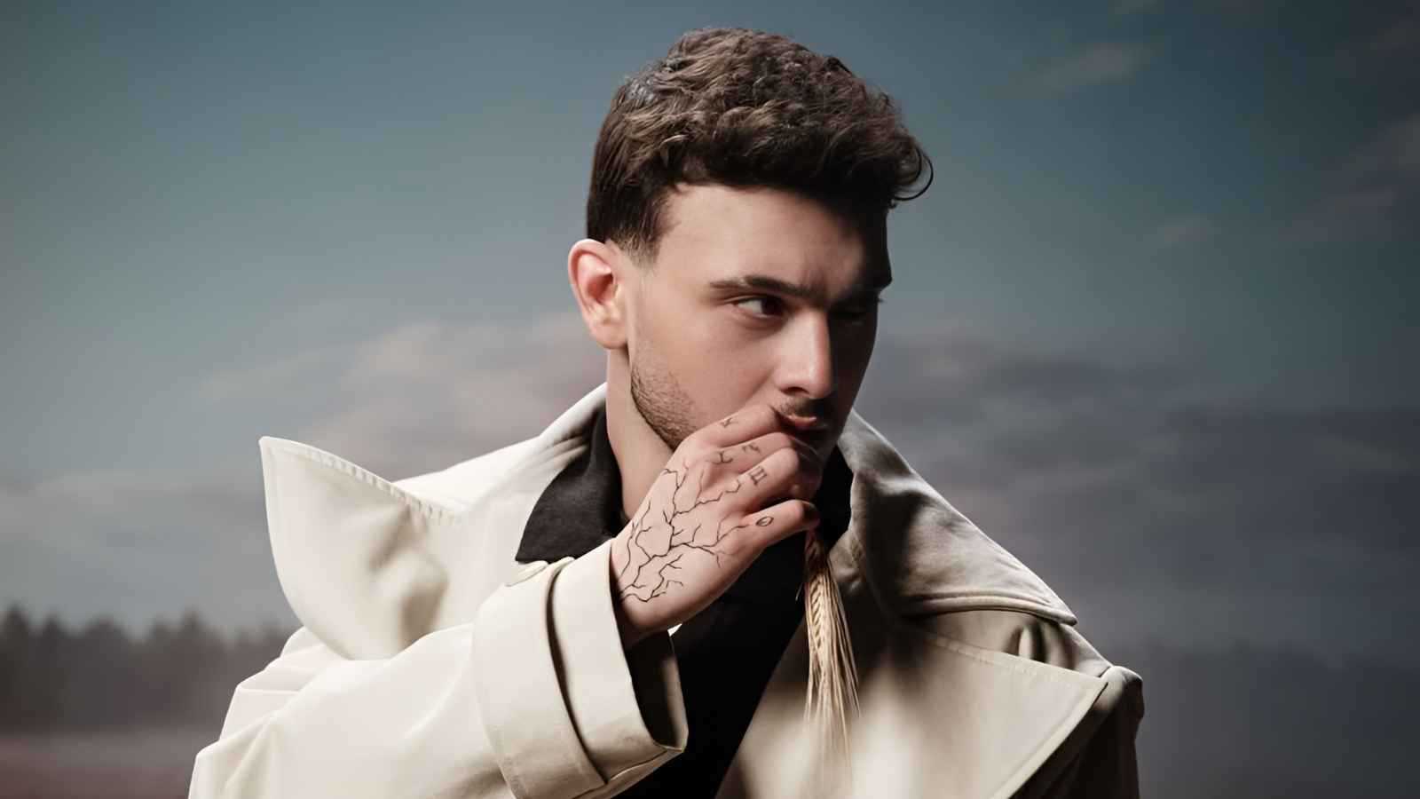 الشامي يعلن اسم أول ألبوماته الغنائية 