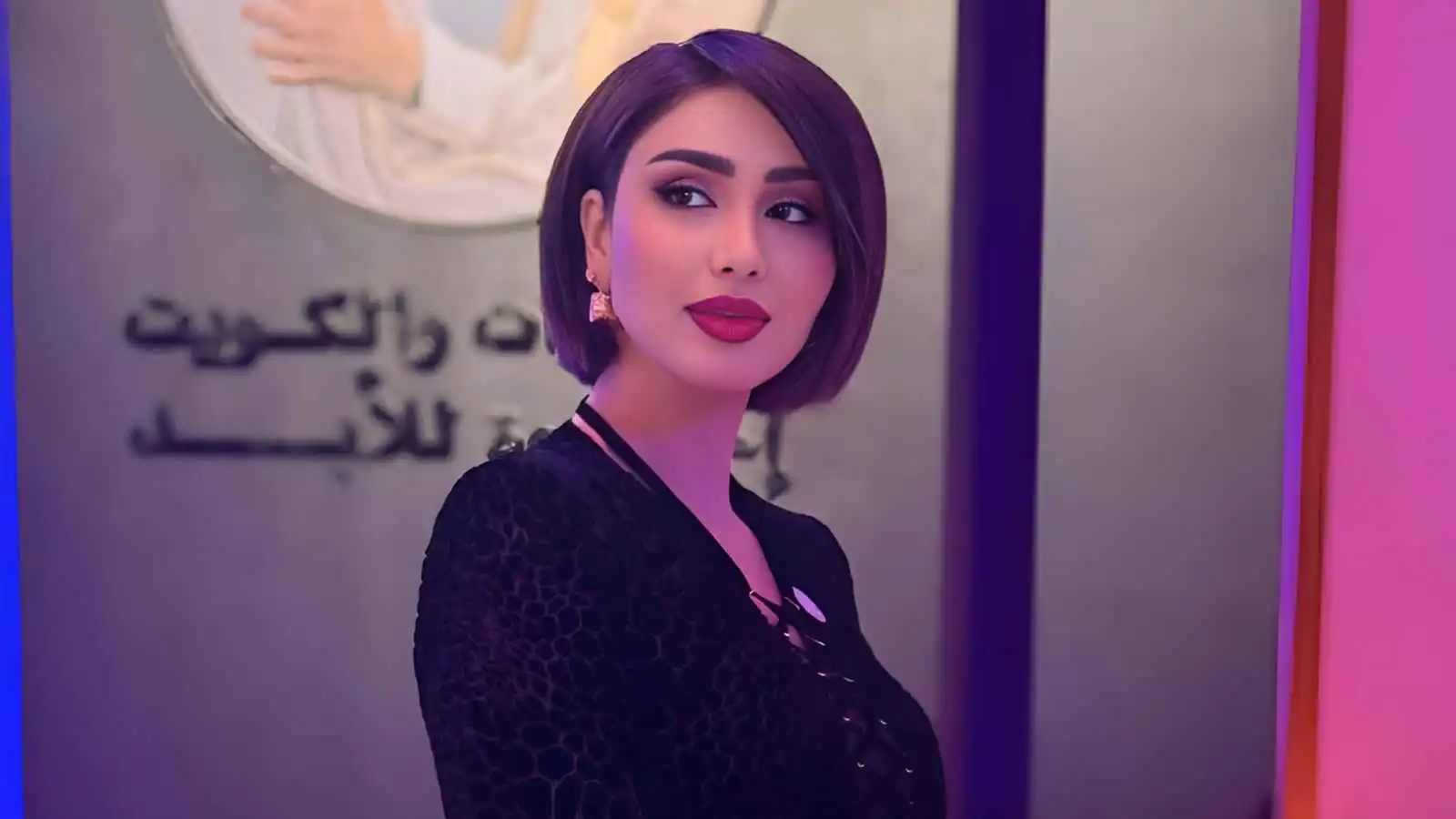 بكاء هنادي الكندري في وداع الراحلة حياة الفهد (فيديو)
