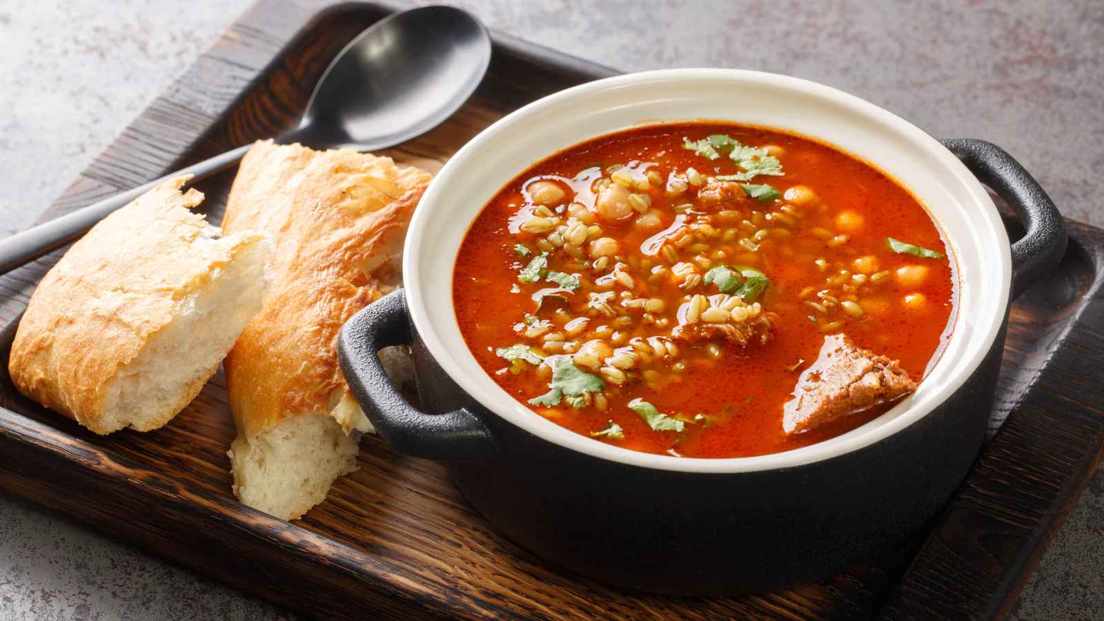 شوربة الفريكة باللحم