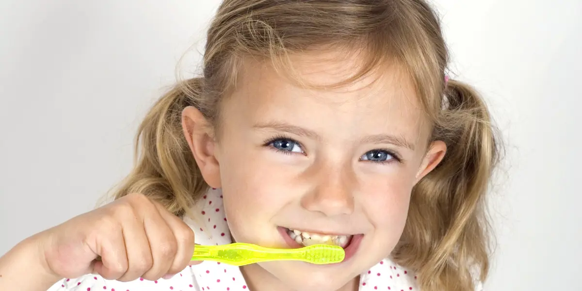 أولى الأسنان الدائمة للطفل تحتاج إلى عناية خاصة
