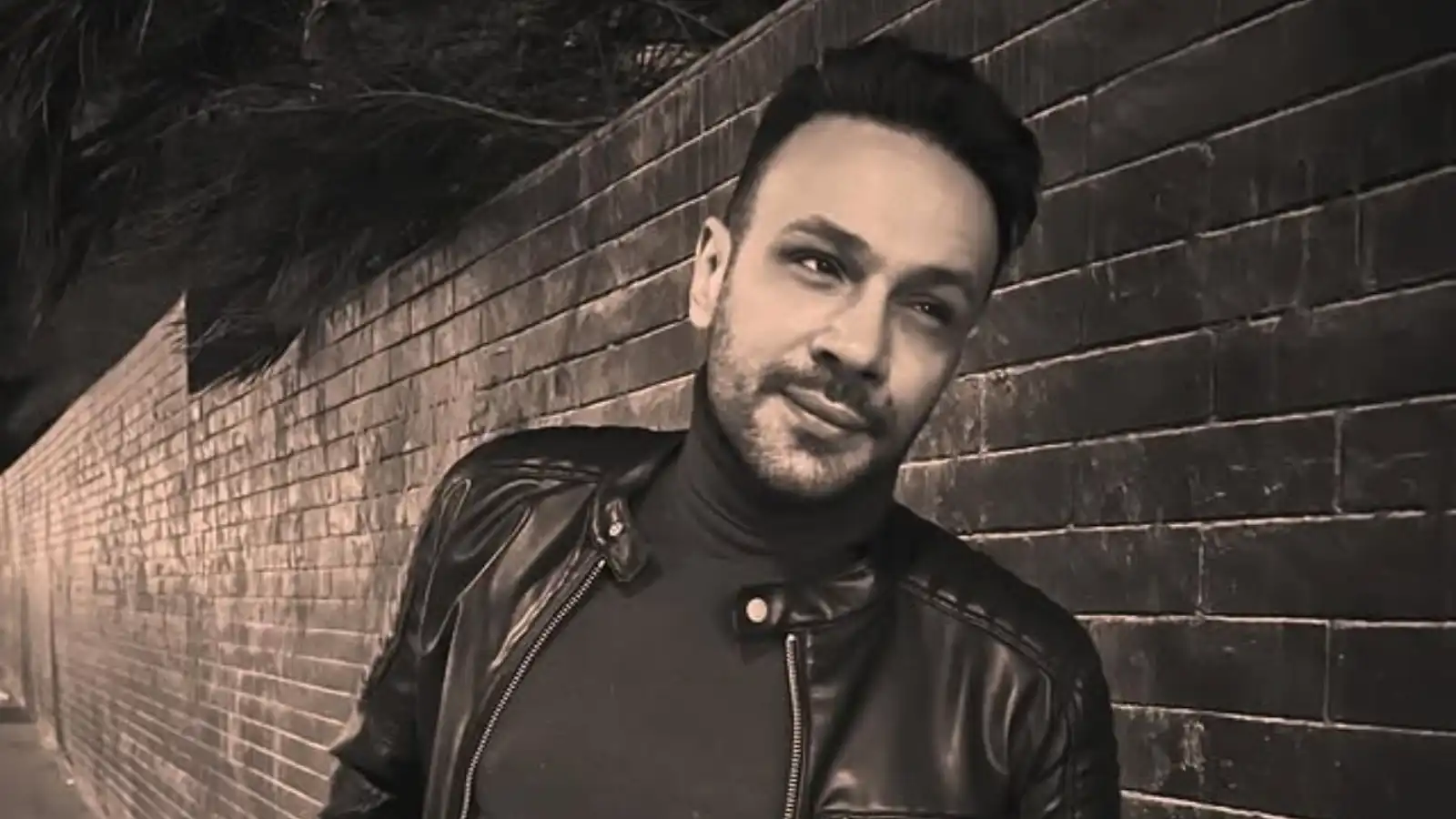 محمد عطية يستعيد أصعب ساعات حياته بعد وفاة والدته