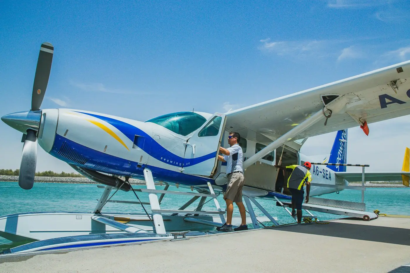 مرسى ياس مارينا أبوظبي يطلق رحلات الطائرة المائية في جزيرة ياس