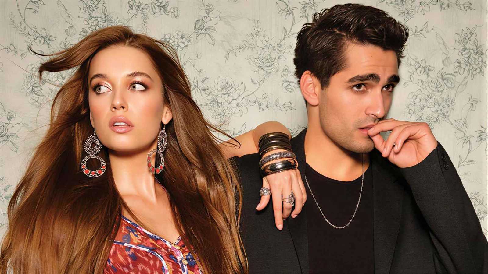 عاد مسلسل طائر الرفراف إلى صدارة محركات البحث واهتمام الجمهور بعد انتشار بوستر النسخة المكسيكية منه بعنوان El Chico De Oro، والذي أثار جدلًا واسعًا.. ما السبب؟ 