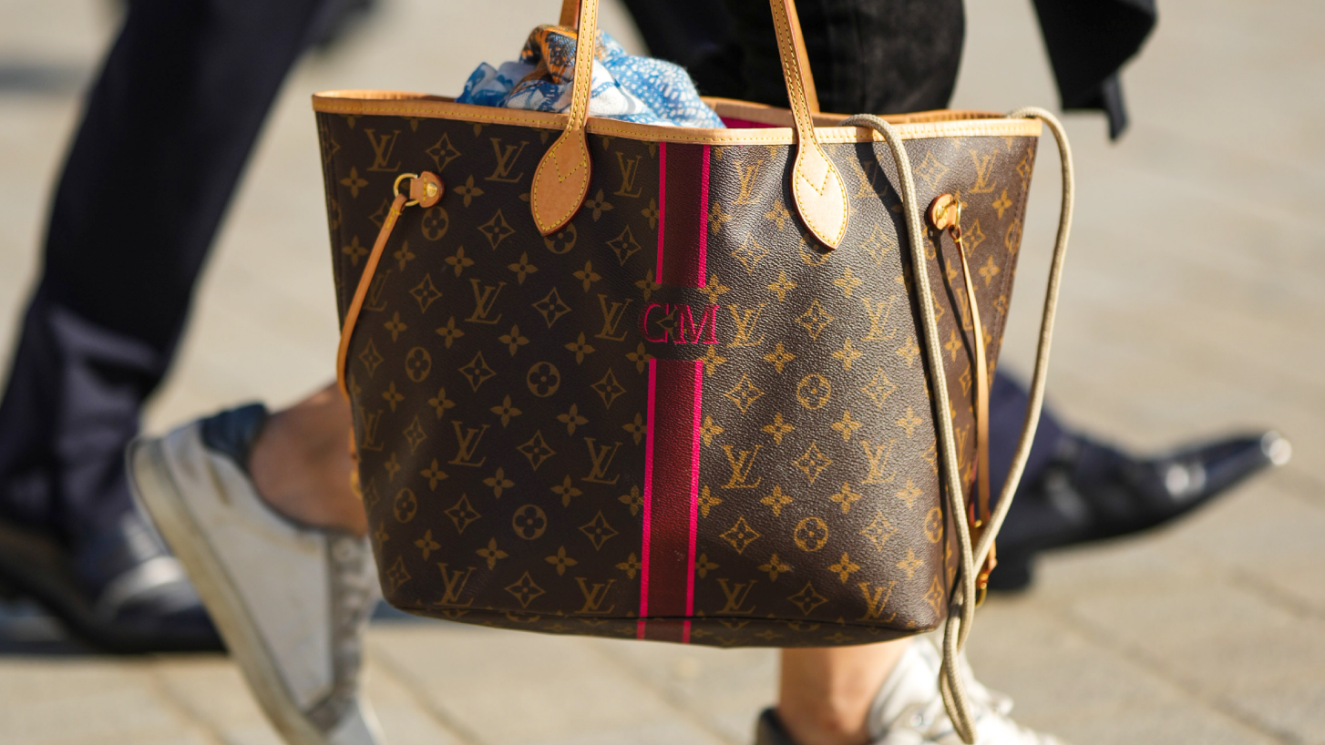 Neverfull من Louis Vuitton حقيبة النجمات العملية