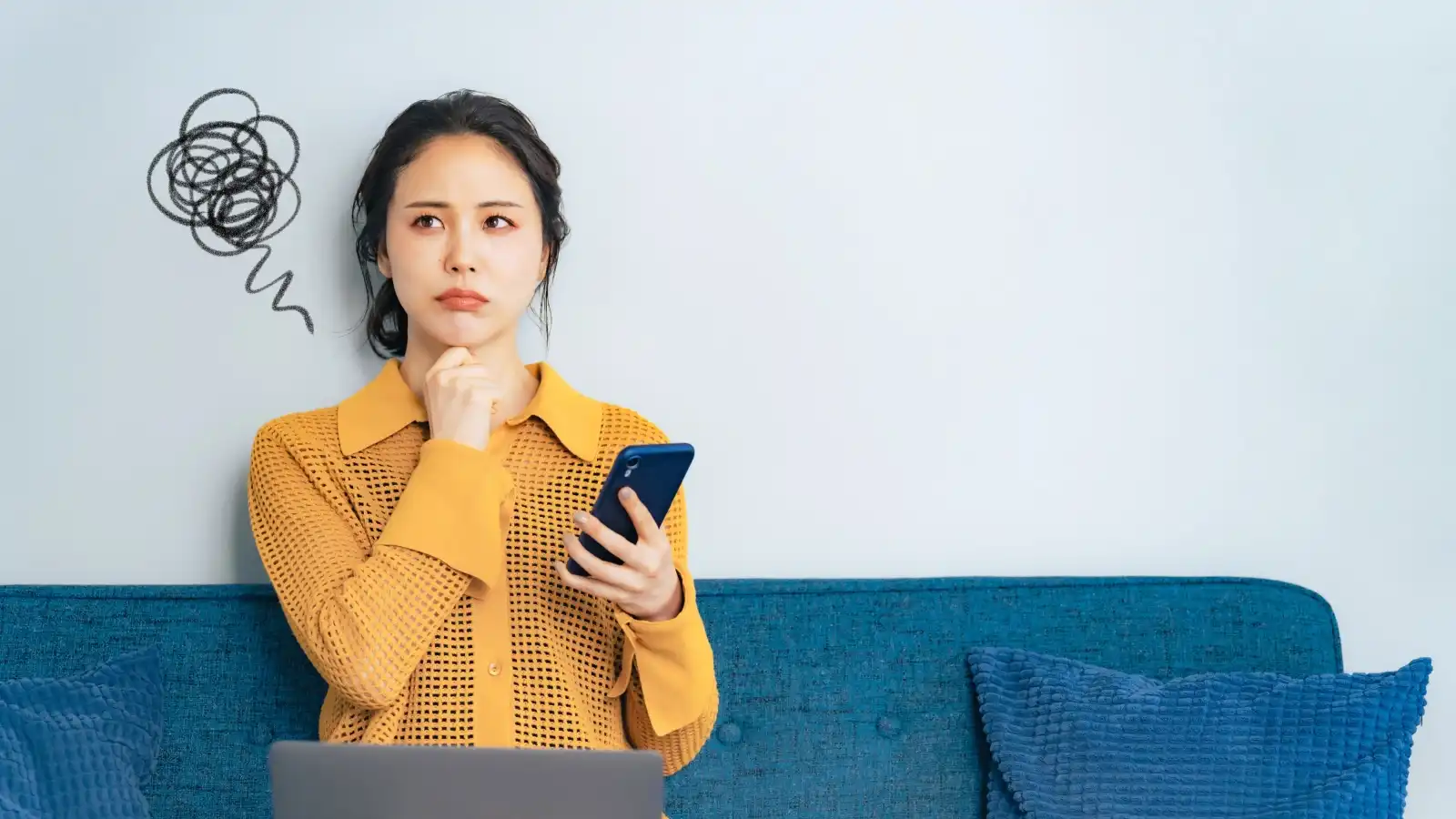 البلوك العاطفي: حظر رقمي ناضج أم هروب من المواجهة؟