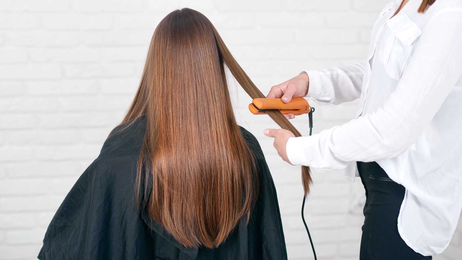 كيف تجهّزين شعرك قبل الفرد أو التجعيد لنتيجة مثالية