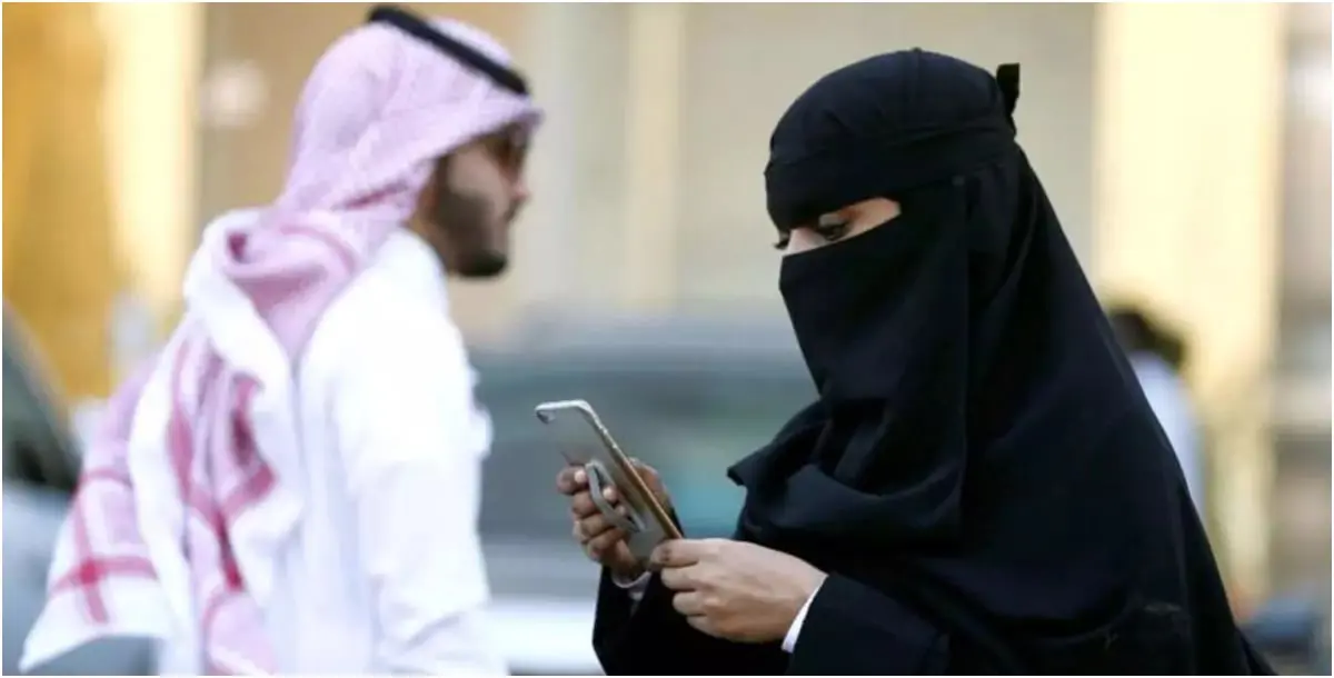 سعودية تستنسخ واتساب زوجها وتراقبه على مدار 9 أشهر.. هكذا انتهى تصرفها