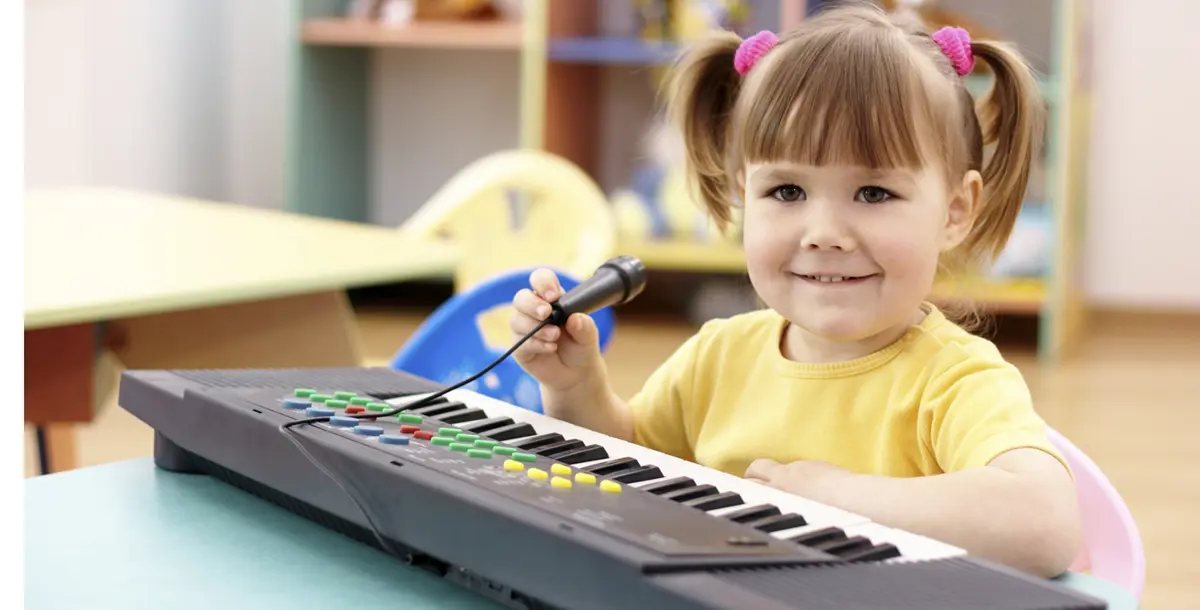 الموسيقى تُسَرِّع نمو الدماغ لدى الأطفال !
