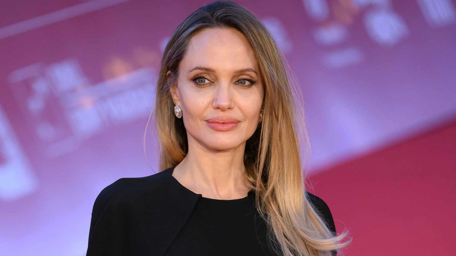 موعد العرض والإعلان الرسمي لفليم Couture لأنجلينا جولي