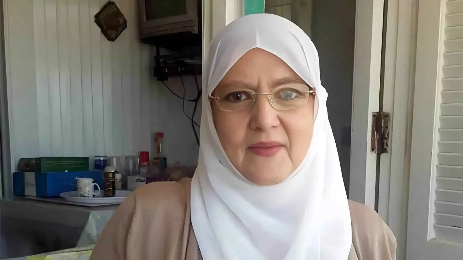 شمس البارودي تخرج عن صمتها برسالة قوية إلى مهاجمي شهيرة