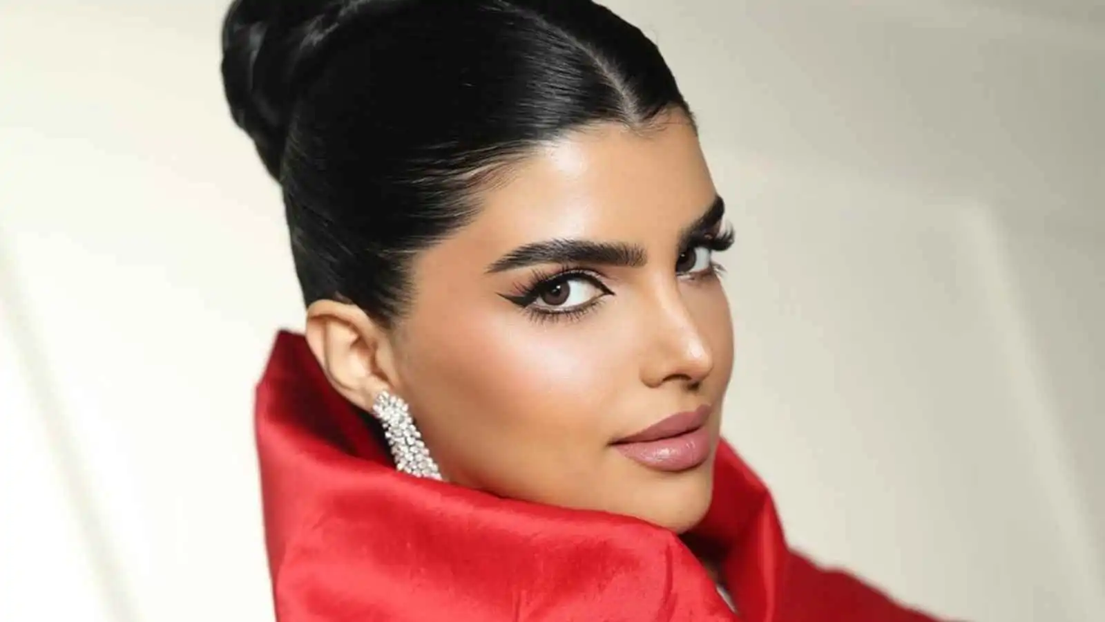 ما حقيقة عودة سارة الودعاني للحجاب؟