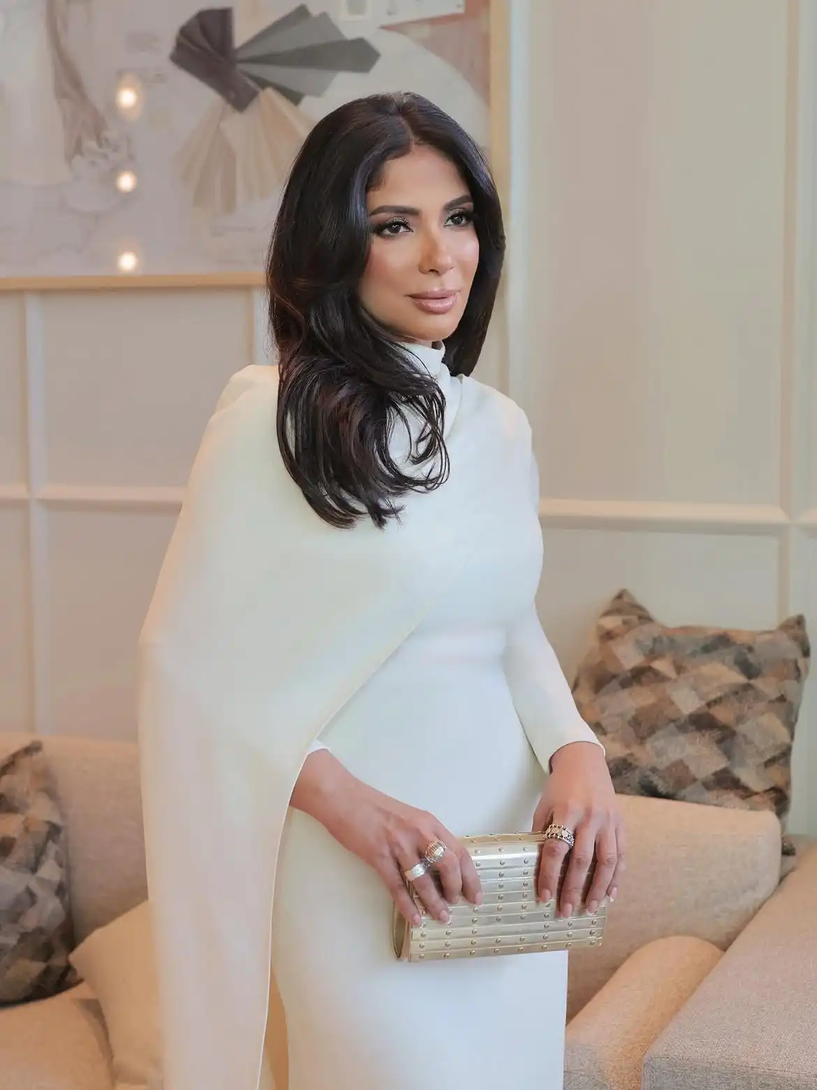 الحجز على أموال منى زكي في 3 بنوك.. تفاصيل القضية