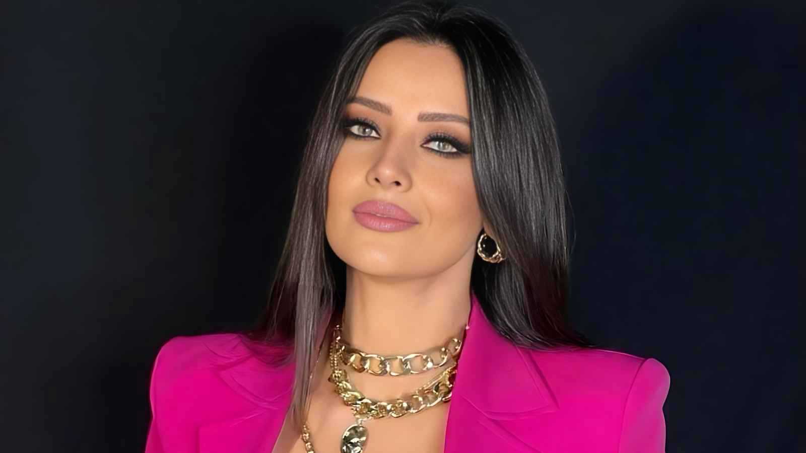 هكذا هاجمت رضوى الشربيني زواج إيمان الزيدي السري