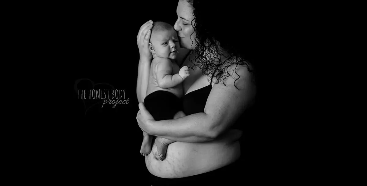مشروع فوتوغرافي لإظهار جمال جسد المرأة بعد الولادة