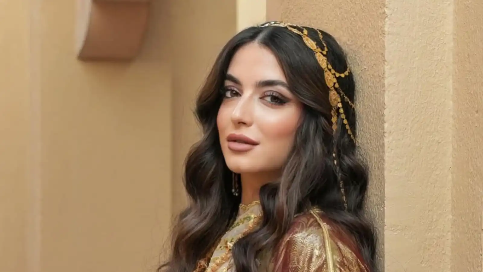 لبنى نفّاع تخص "فوشيا" بكواليس أغنية "طمني ع الشام"