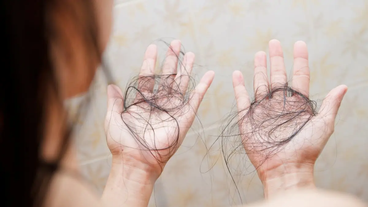 ما تفسير تساقط الشعر في الأحلام؟