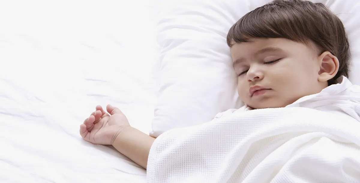 10 أطعمة تساعد طفلكِ على النوم
