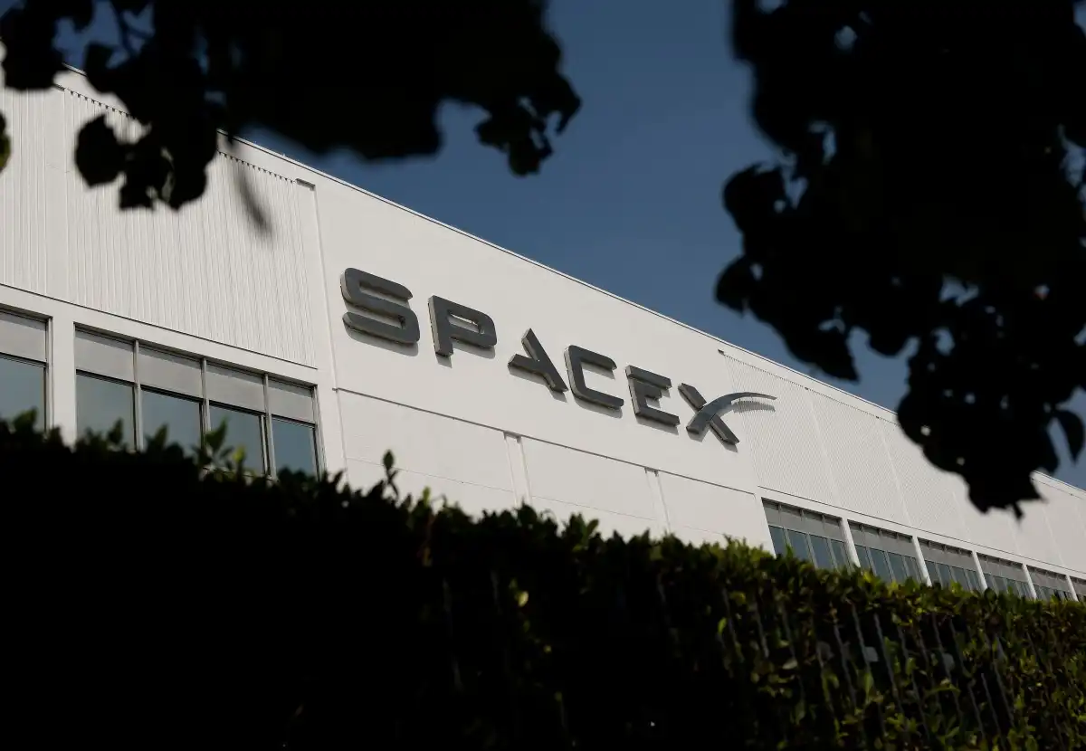 SpaceX - إيلون ماسك يعلن إنشاء أكبر ميناء فضائي في لويزيانا