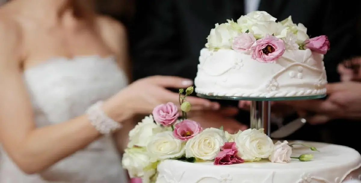 تصميمات لكعكة زفاف غير عادية
