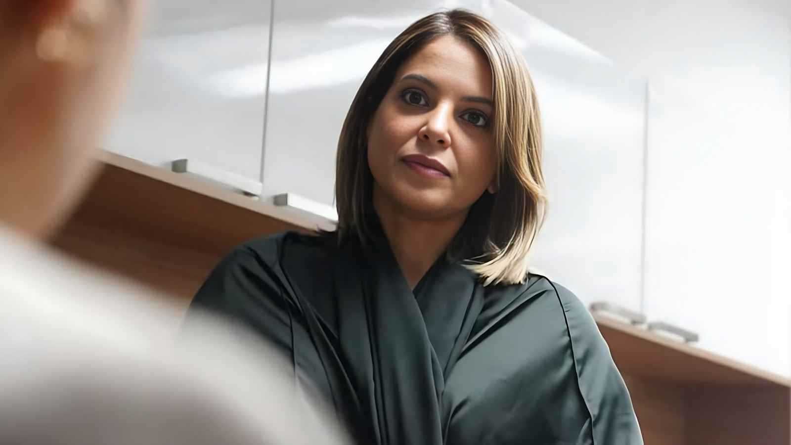 الحلقة الثانية من مسلسل "أمور عائلية".. سر أمل ينكشف