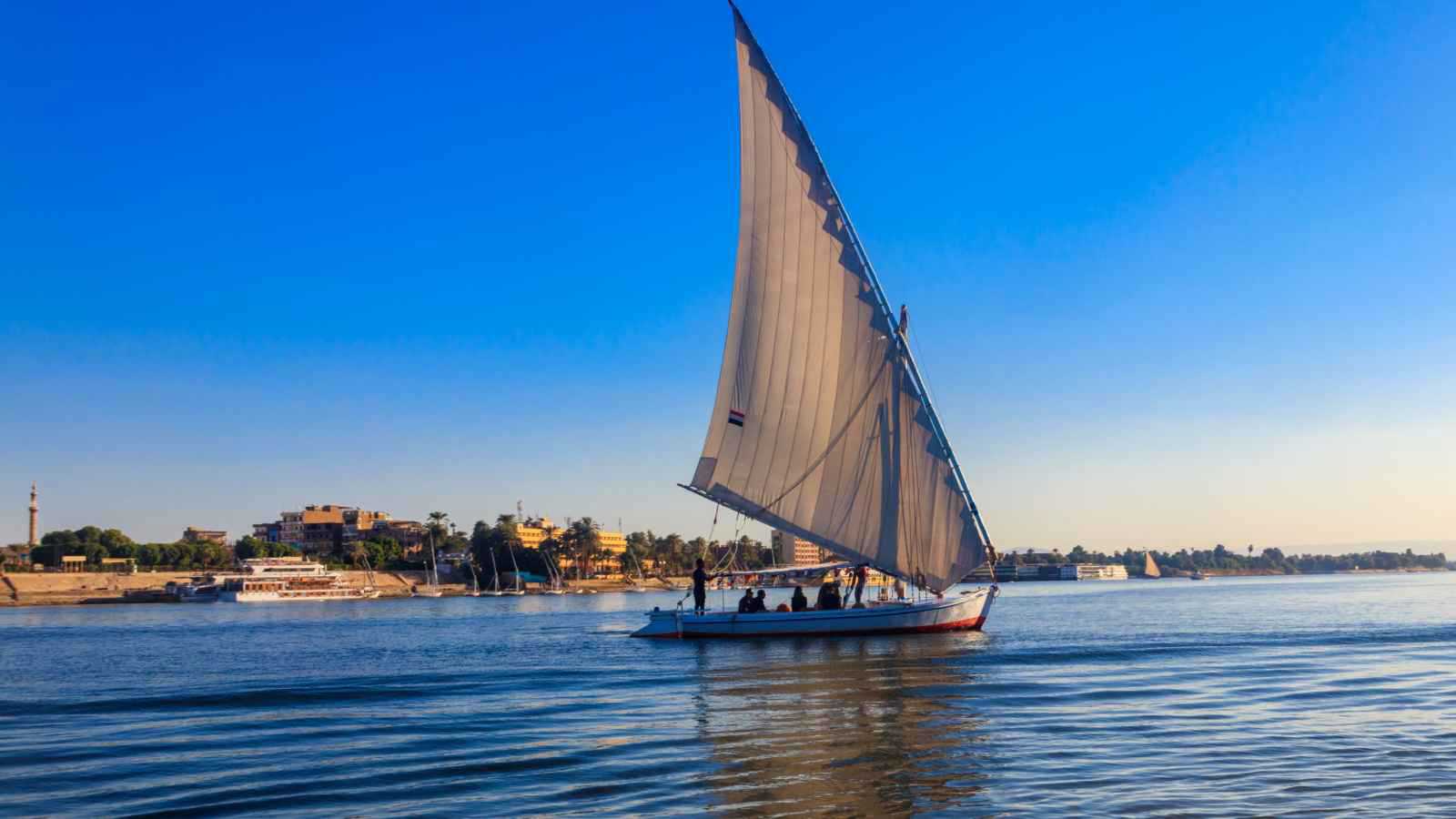 دليلك لأفضل مواسم الإبحار في أنهار العالم