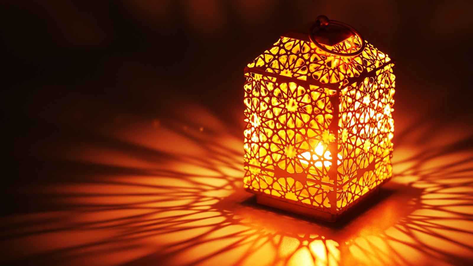 دول تعلن الأربعاء أول أيام رمضان وأخرى تبدأ الخميس