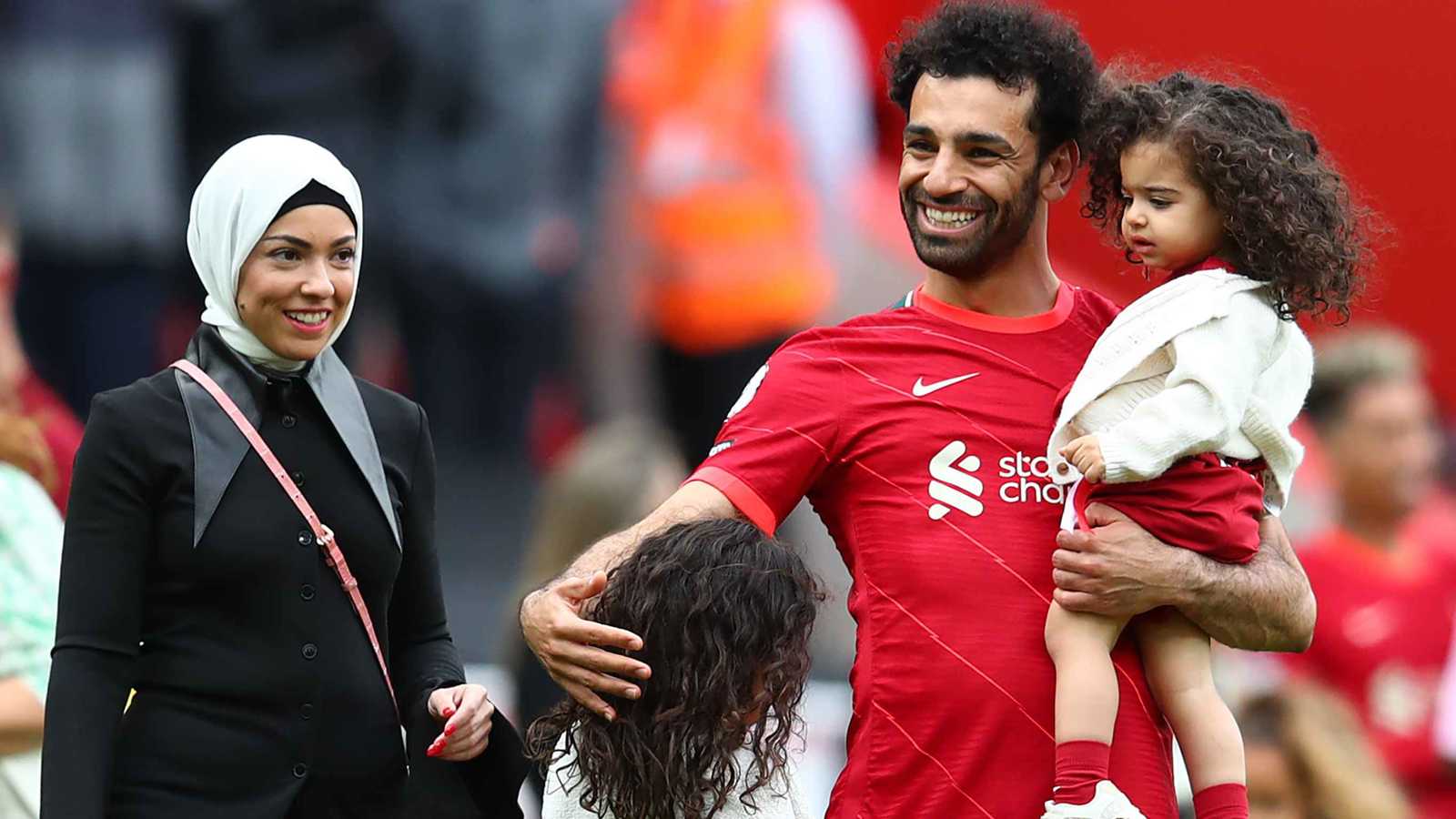 هل تتوسع عائلة محمد صلاح؟ ظهور ماجي صادق يثير التكهنات حول حملها
