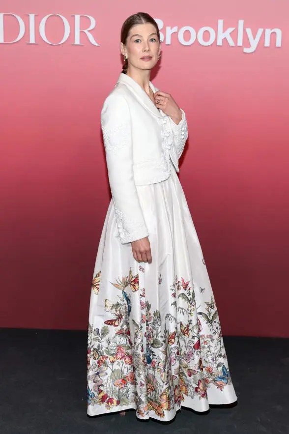 Rosamond Pike 